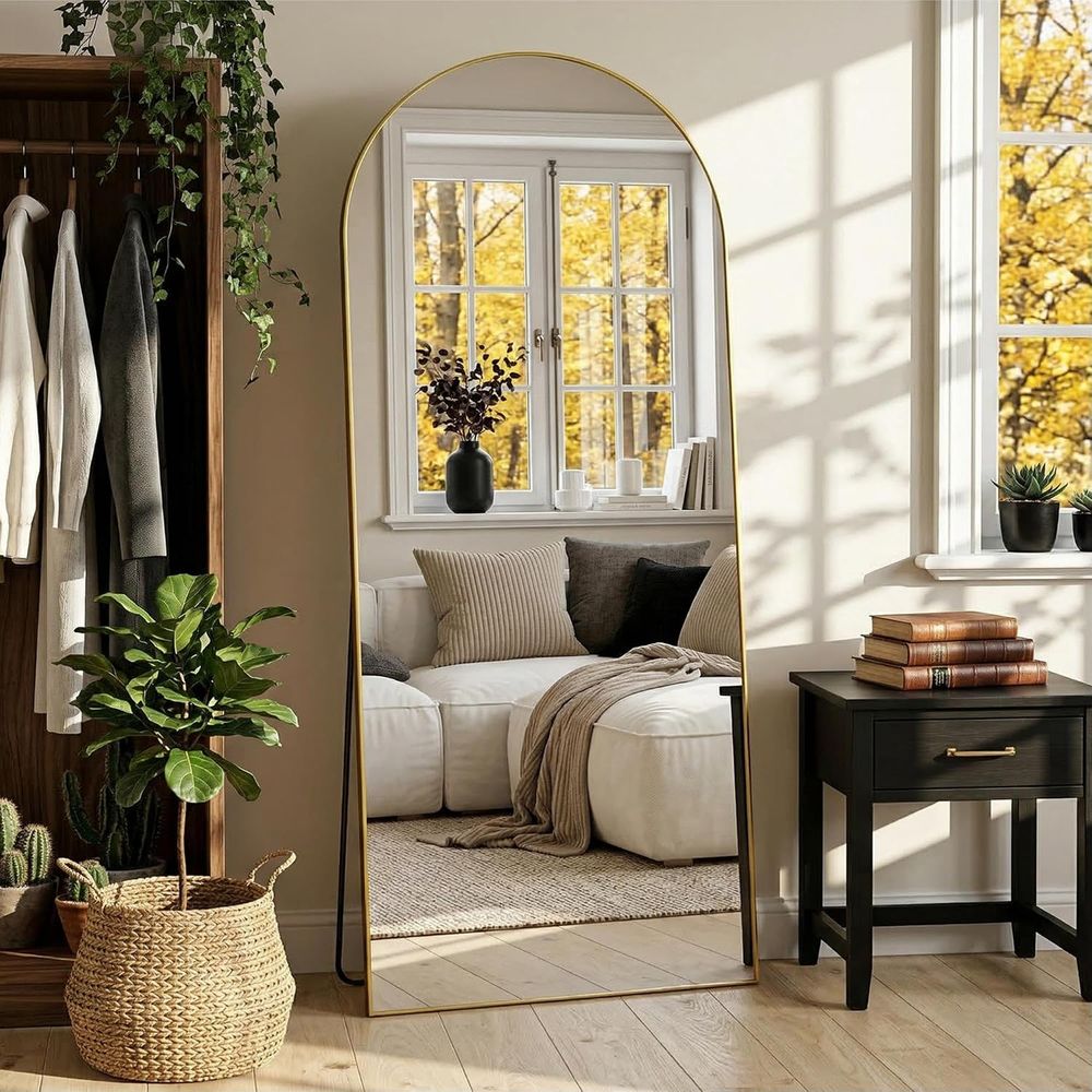 Gebogen spiegel op volle lengt - Arch Mirror Leaning recensie en prijs