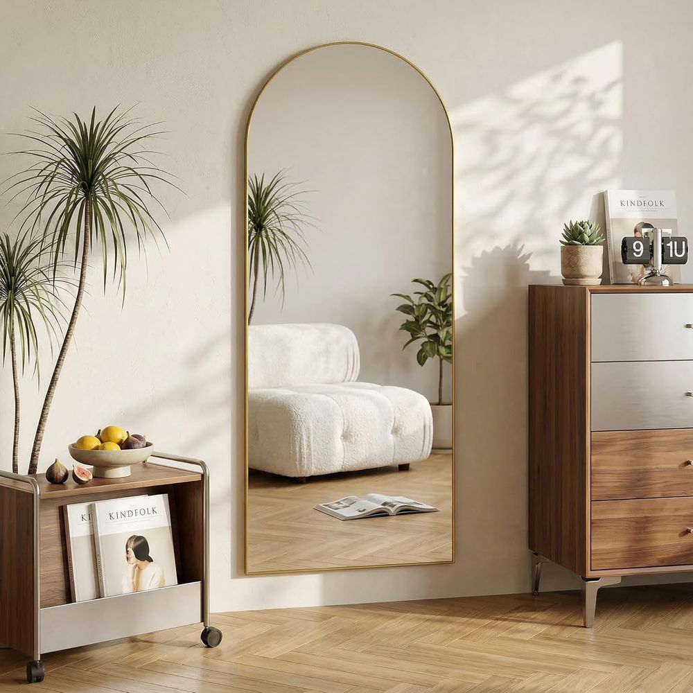 Gebogen spiegel op volle lengt - Arch Mirror Leaning recensie en prijs